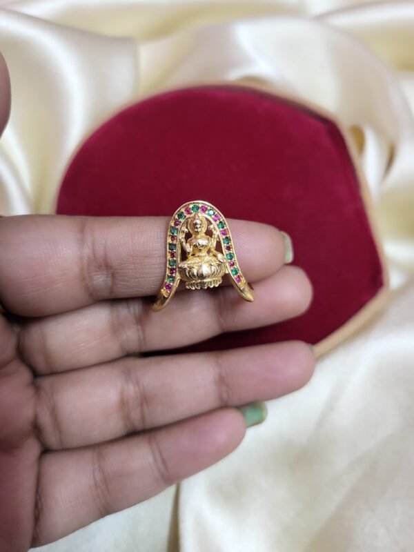 panchaloha with Goldpolish Vanki